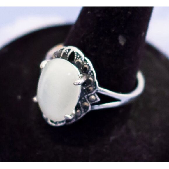 Vintage Victorian Smooth Opalite Ring - S13 - Picture 2 of 3